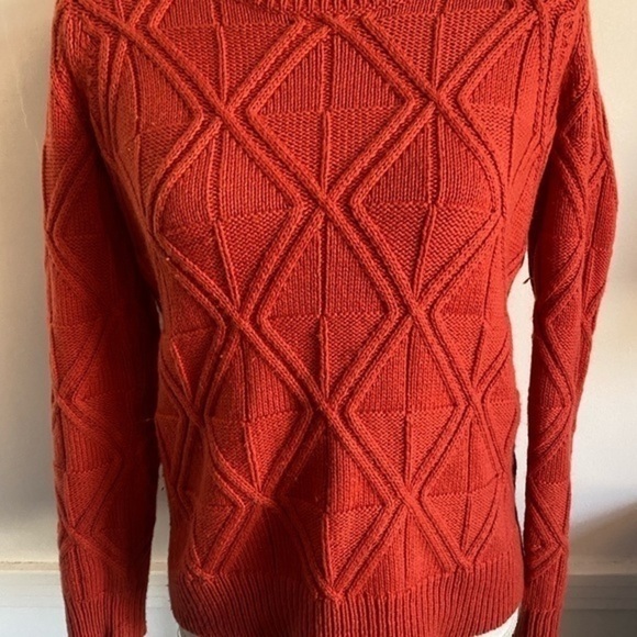Wallace • Burnt Orange Stitch Pattern Crew Neck Sweater - Picture 2 of 6